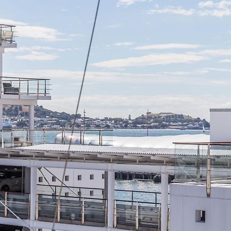 Waterfront Two Bedroom Apartment; Great Location! オークランド エクステリア 写真