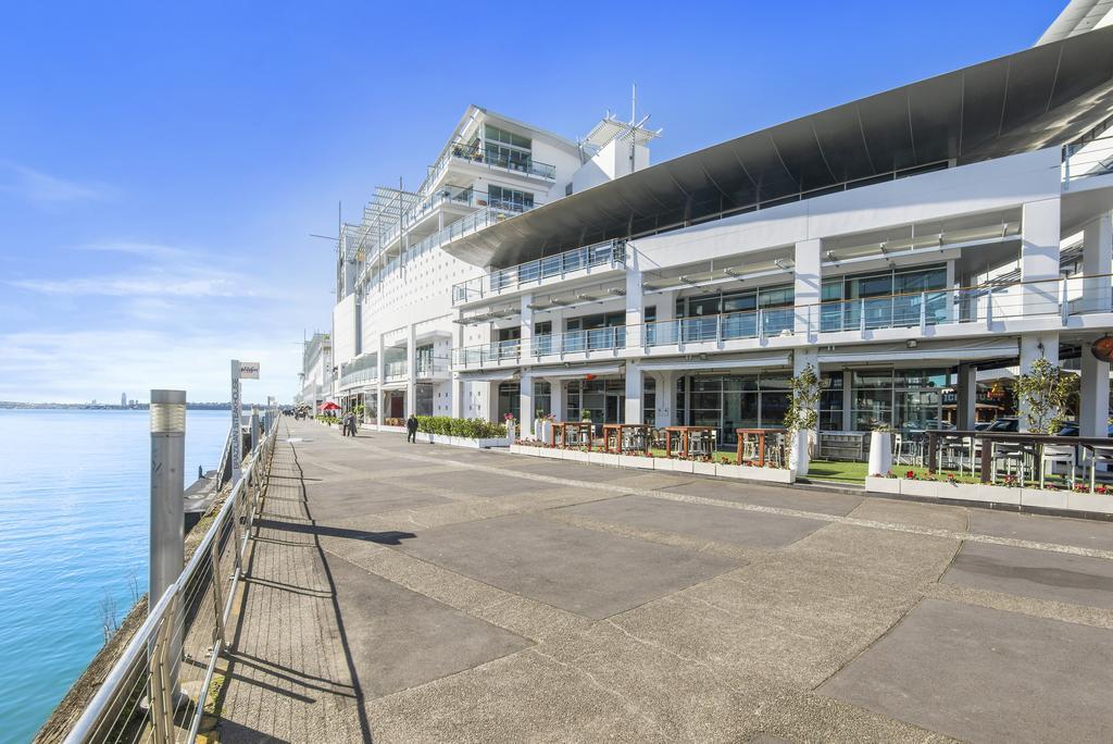 Waterfront Two Bedroom Apartment; Great Location! オークランド 部屋 写真