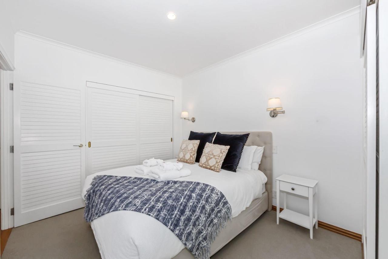 Waterfront Two Bedroom Apartment; Great Location! オークランド エクステリア 写真