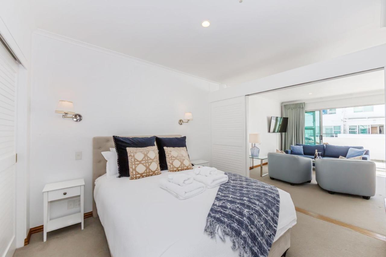 Waterfront Two Bedroom Apartment; Great Location! オークランド エクステリア 写真