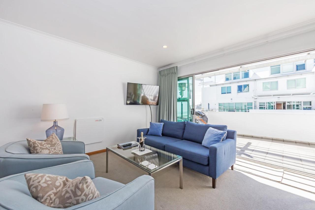 Waterfront Two Bedroom Apartment; Great Location! オークランド エクステリア 写真